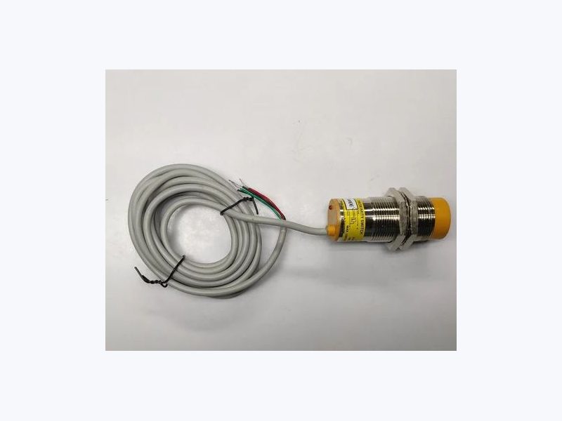 0–10 V DC Analog Proximity Sensor — manufactured in Mumbai by Wadia Electronics